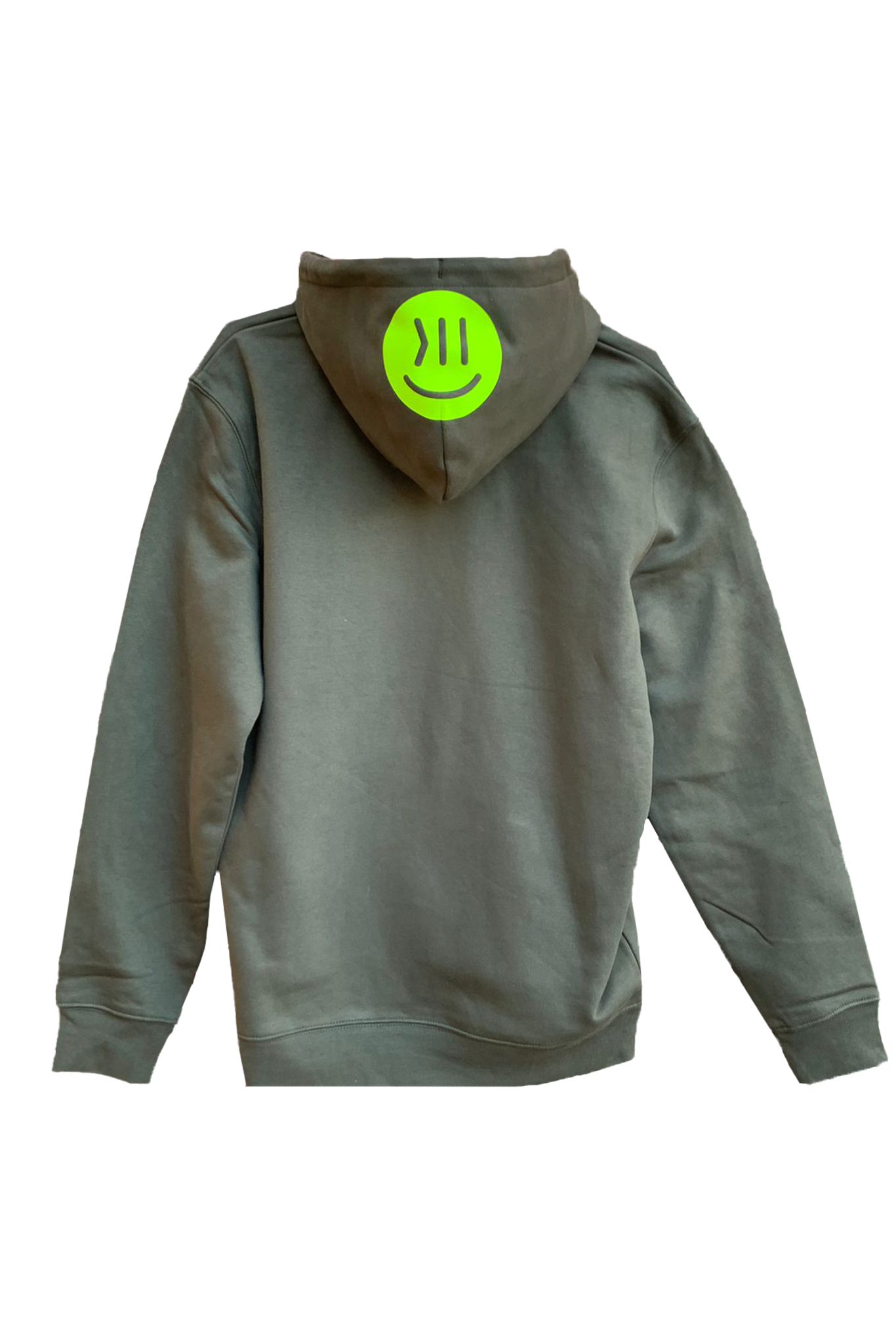 Die Rückseite des Kapuzenpullover in Khaki. Das Modelll heißt Noa. Auf der Kapuze ist der isociety-smiley  zu sehen. Er hat einen Durchmesser von in etwas 20cm. Die Farbe ist neon grün, so wie die Schrift auf der vorderen Seite. 