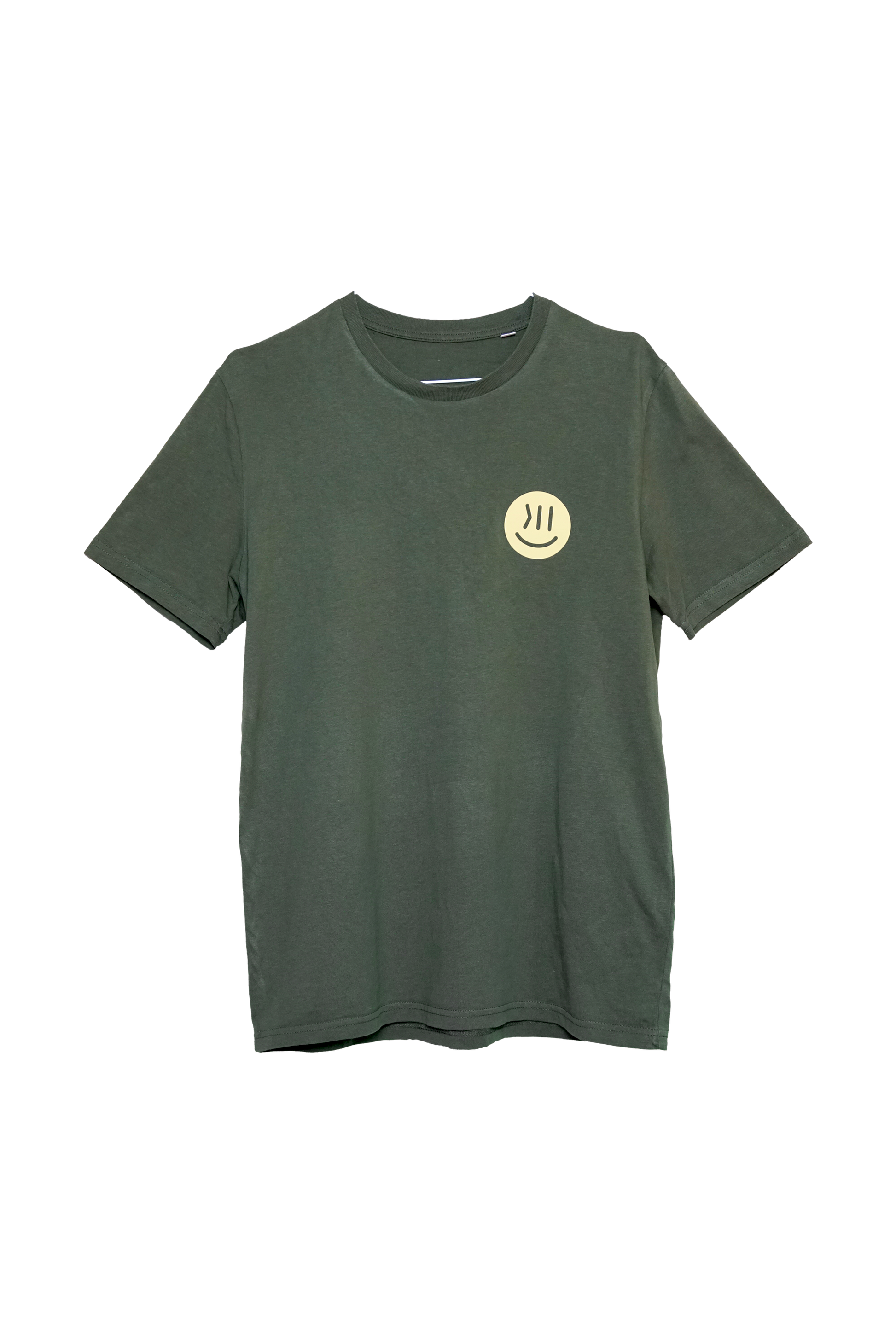 Ein T-Shirt von vorne  für Erwachsene in der Farbe khaki. Das Shirt hat den Namen Mika. Auf der Brustseite ist der isociety Smiley in der Farbe beige zu sehen. Der Hintergrund ist weiß. 